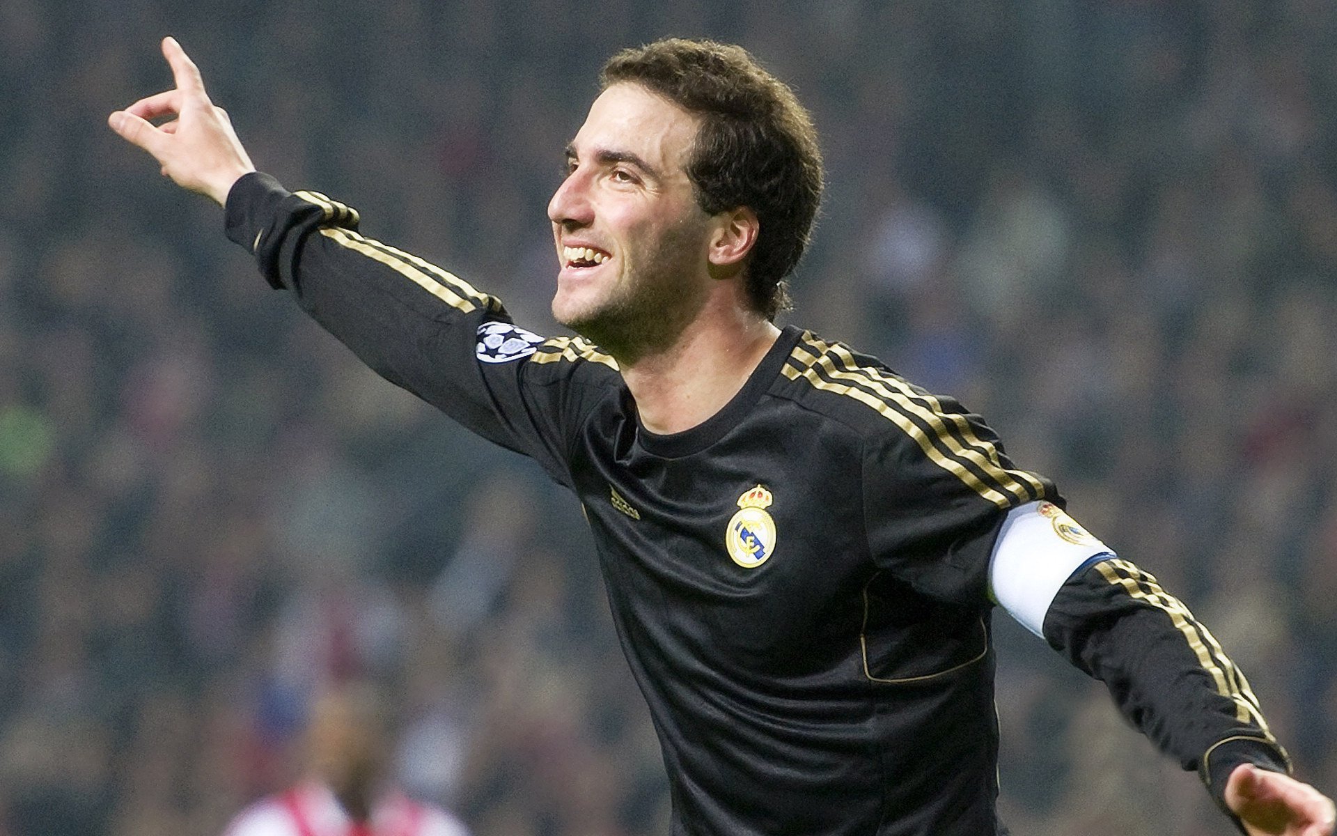 太疯狂!加拿大4-1血洗伊朗,归化天才久保建英一人打爆亚洲铁骑!
